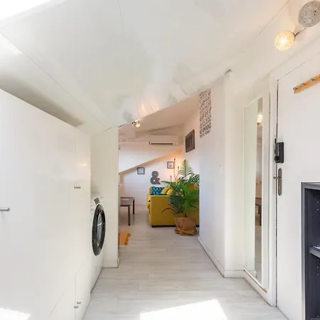 Homelivia, Attic -mansarde Sous Les Toits De Apartment *