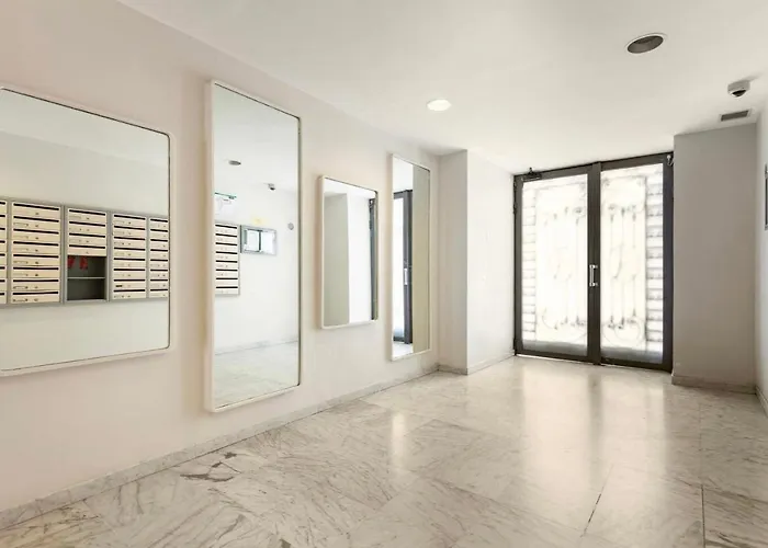 Homelivia, Attic -mansarde Sous Les Toits De Nizza